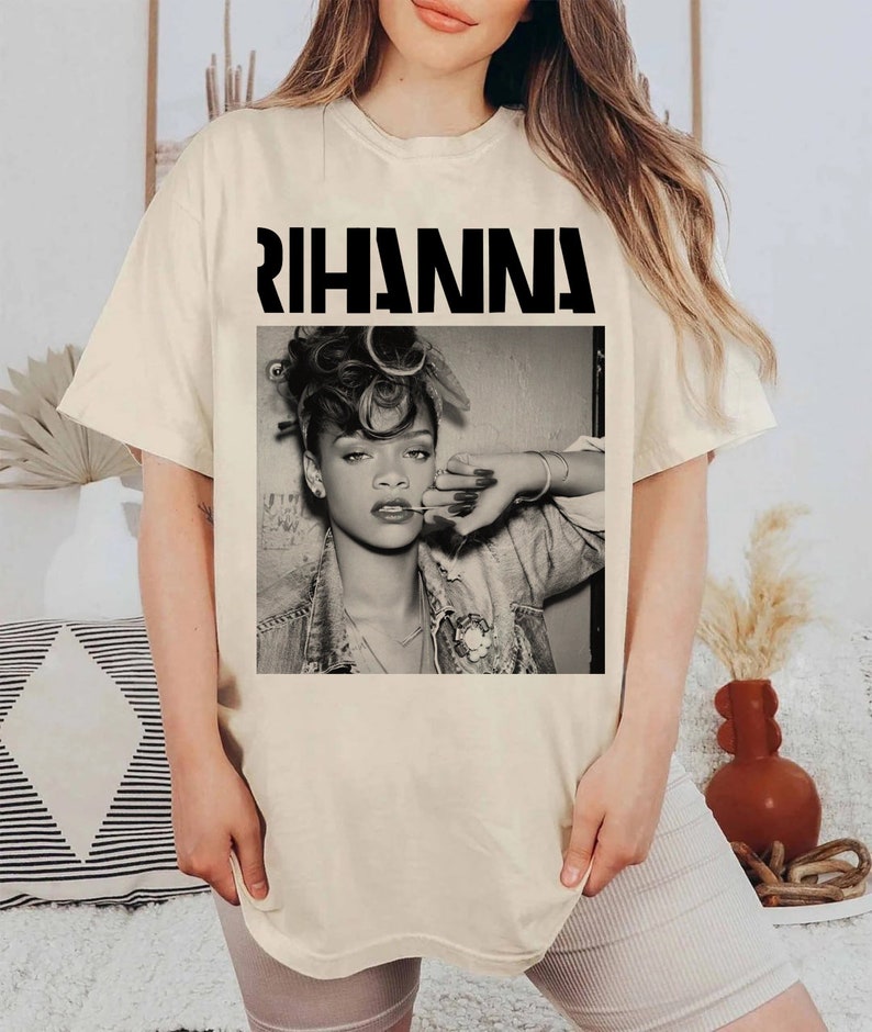 Rihanna Short Sleeve T-shirt
